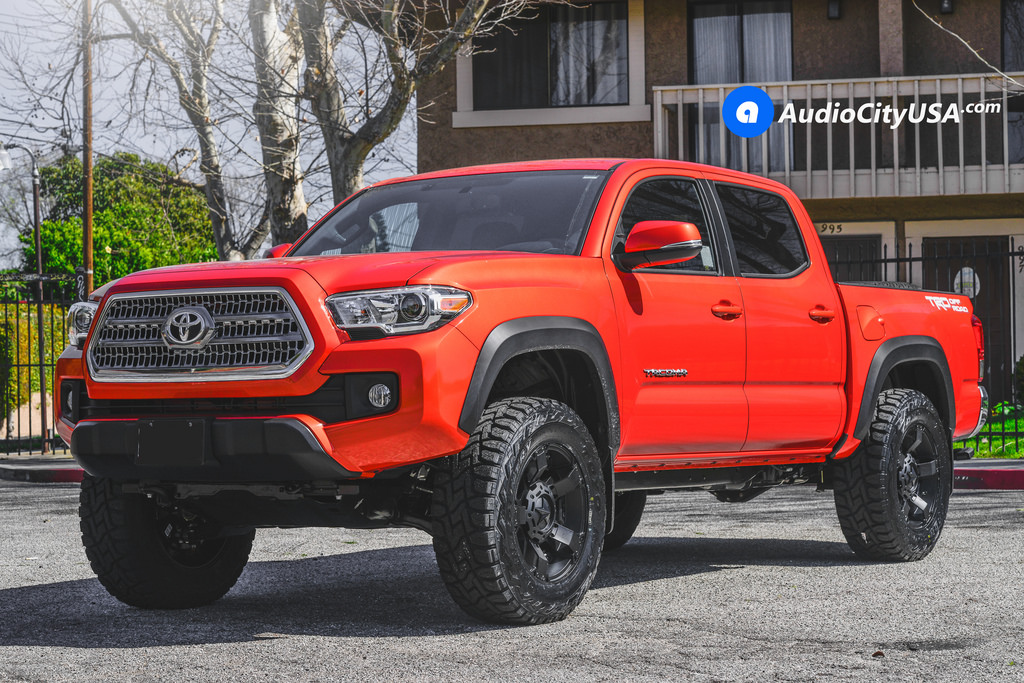 2017 Toyota Tacoma photo