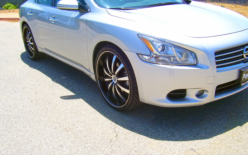 2010 Nissan Maxima photo