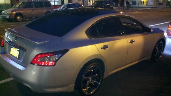 2010 Nissan Maxima photo