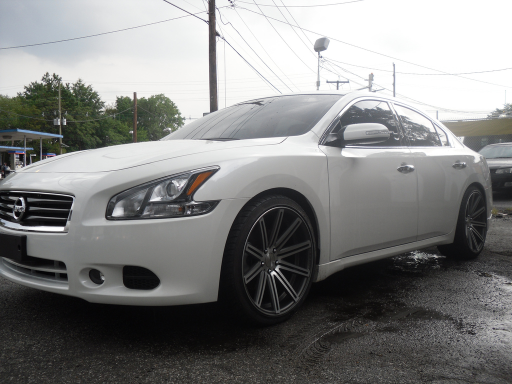 2010 Nissan Maxima photo