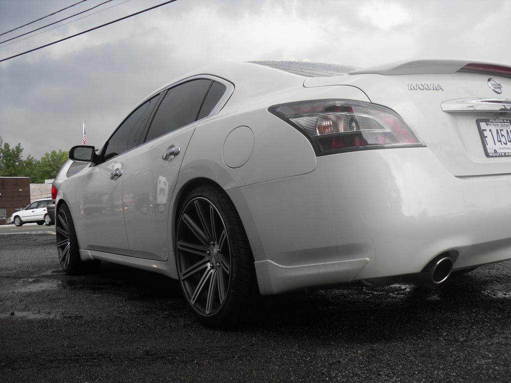 2010 Nissan Maxima photo