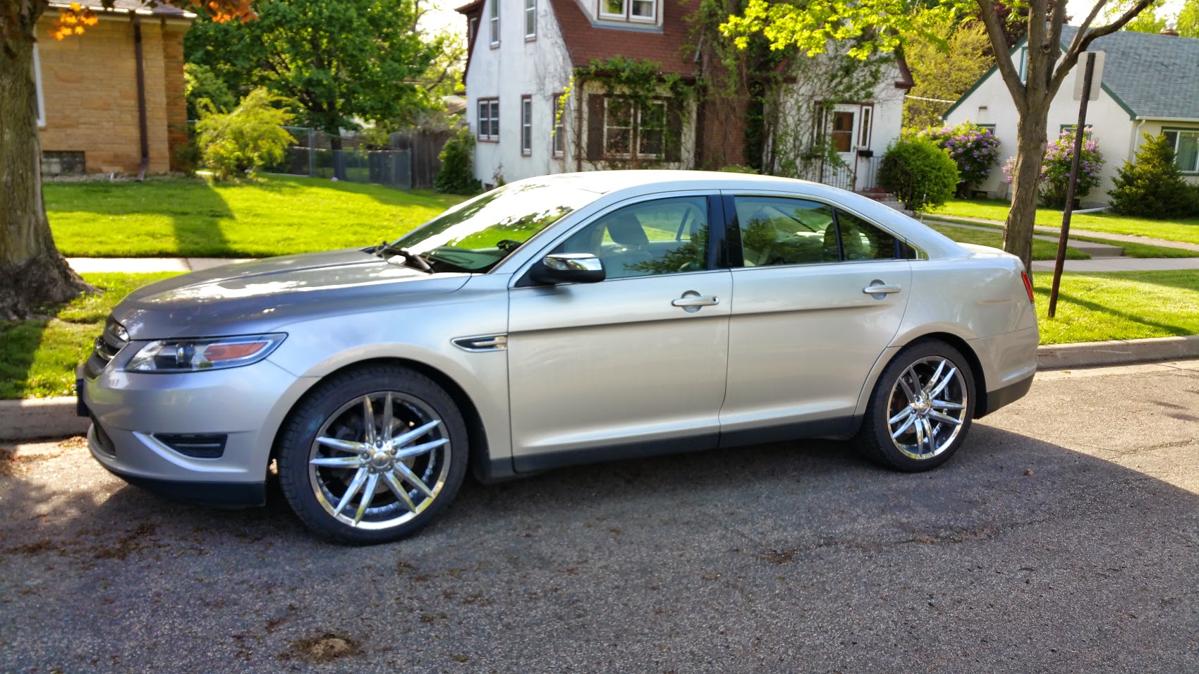 2014 Ford Taurus photo