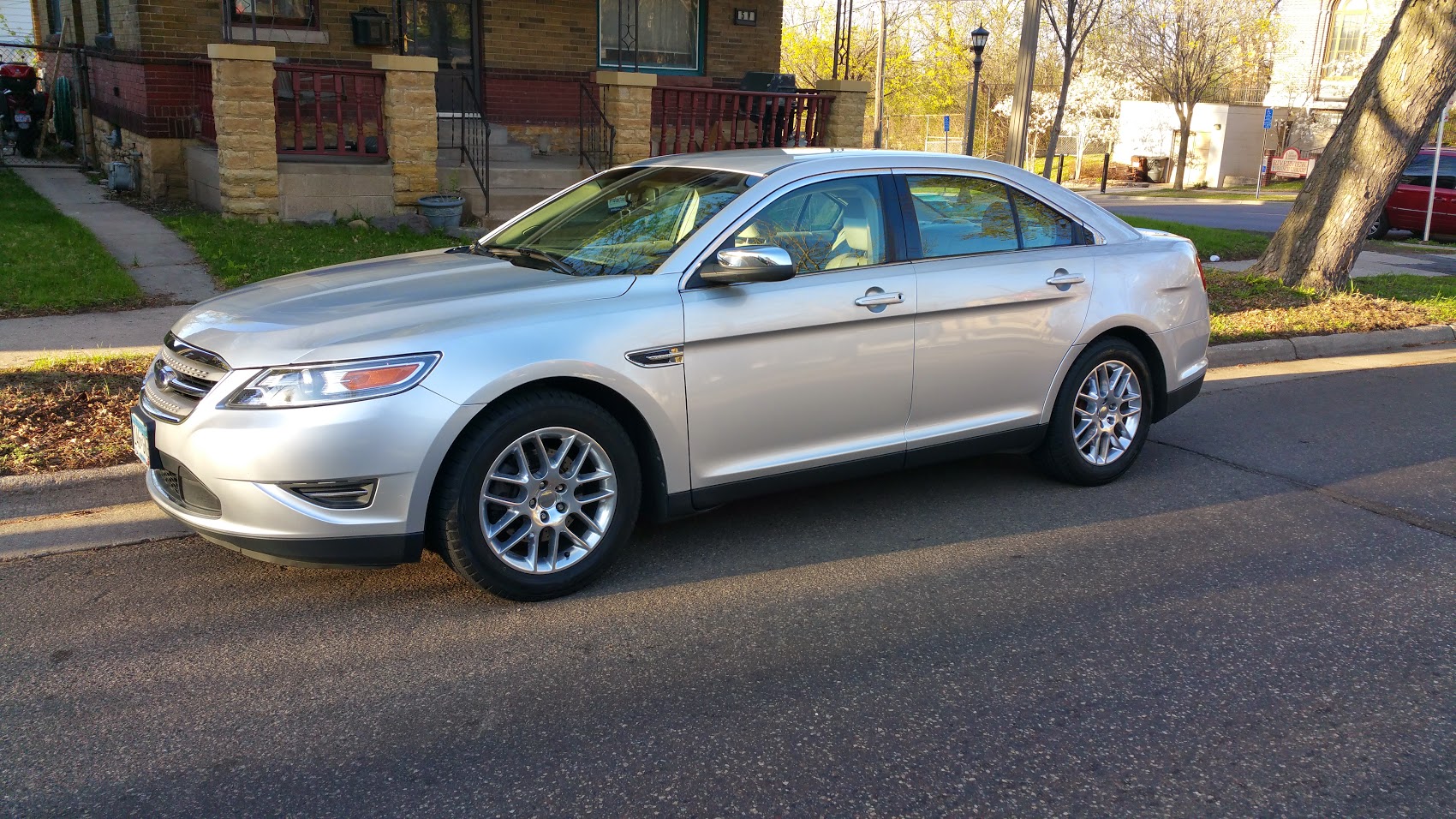 2014 Ford Taurus photo
