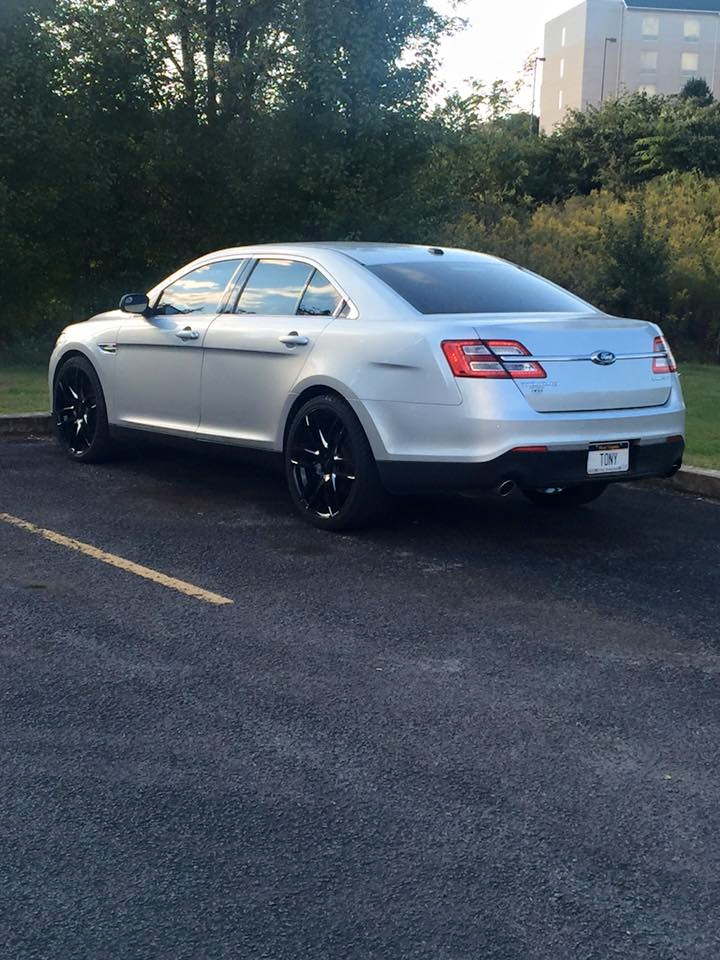 2013 Ford Taurus photo