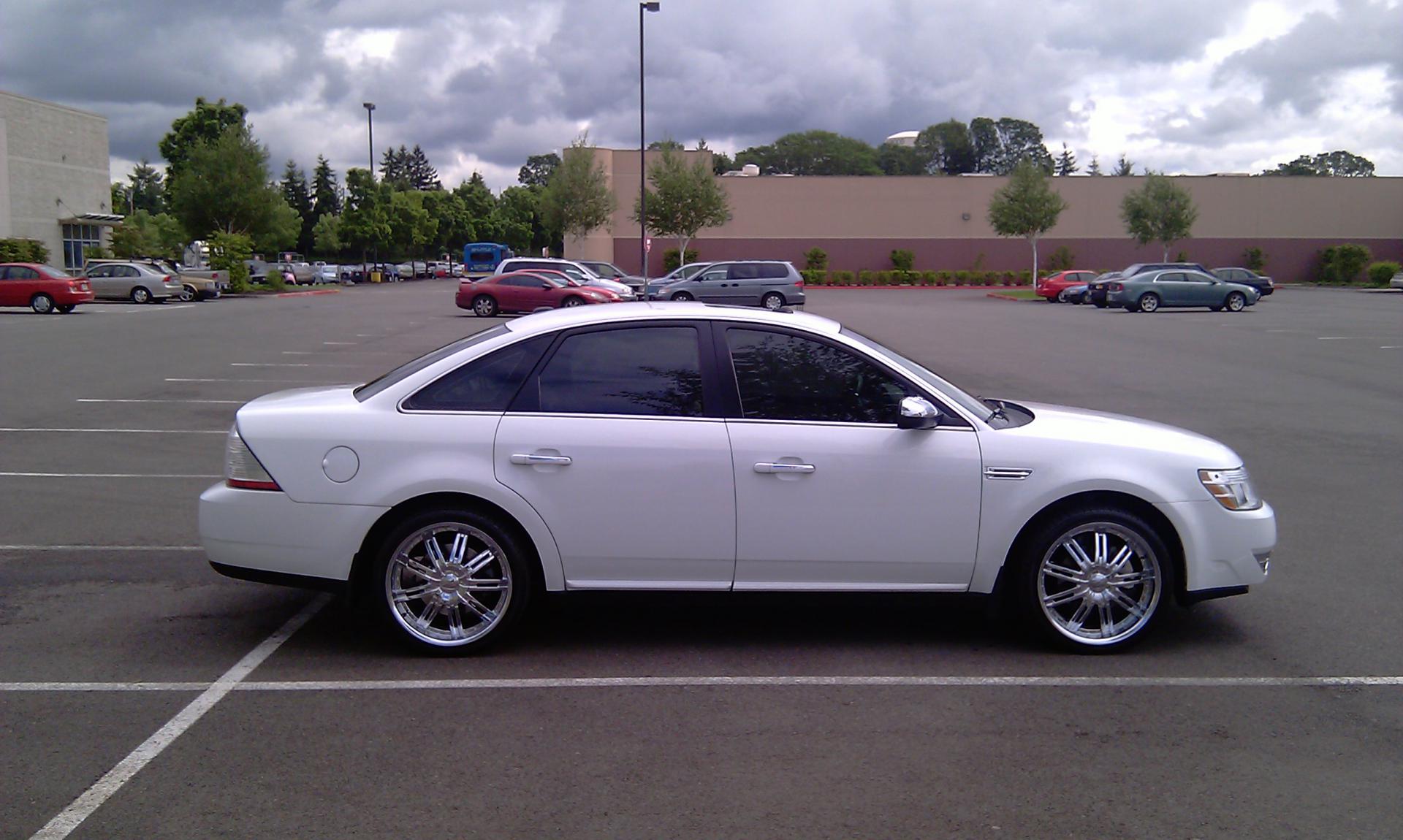2008 Ford Taurus photo