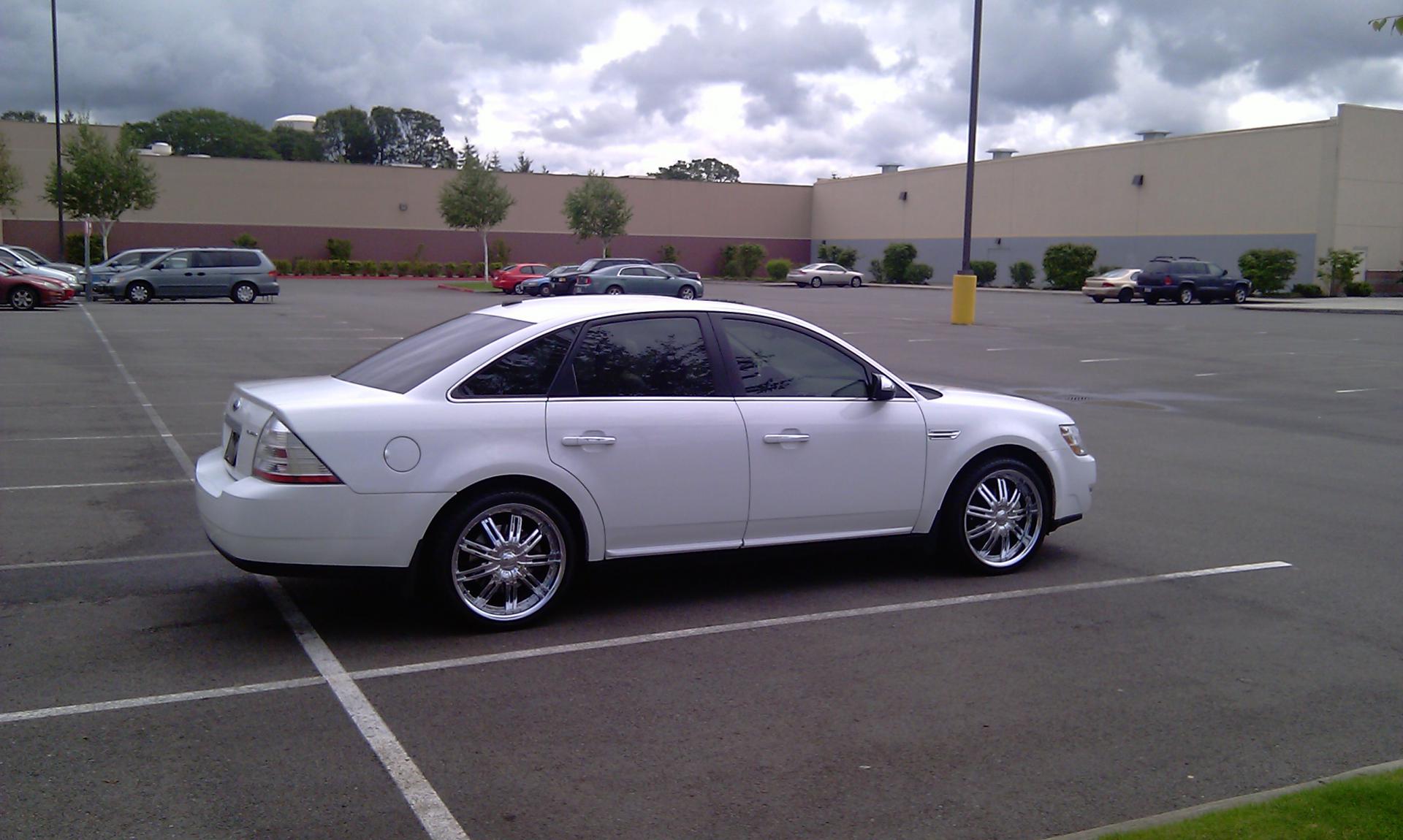 2008 Ford Taurus photo