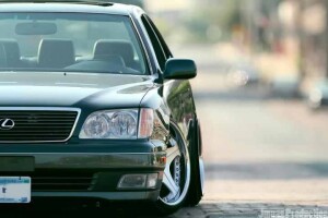 1999 Lexus LS 400