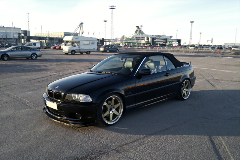 2001 BMW 330 photo