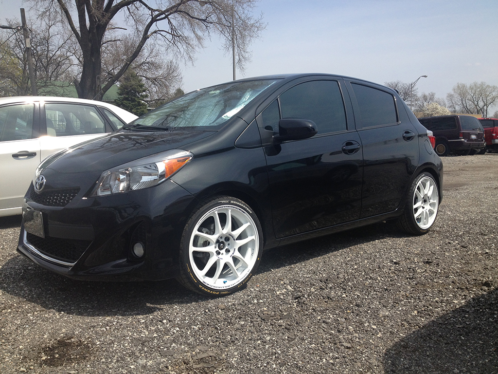 2012 Toyota Yaris photo