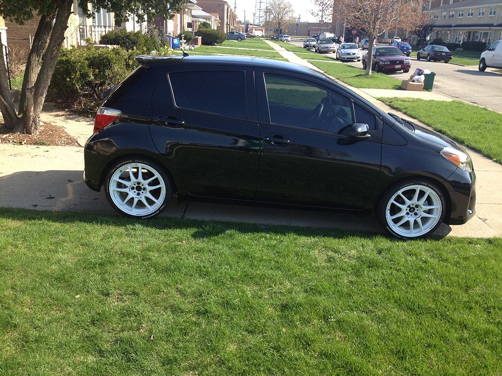 2012 Toyota Yaris photo