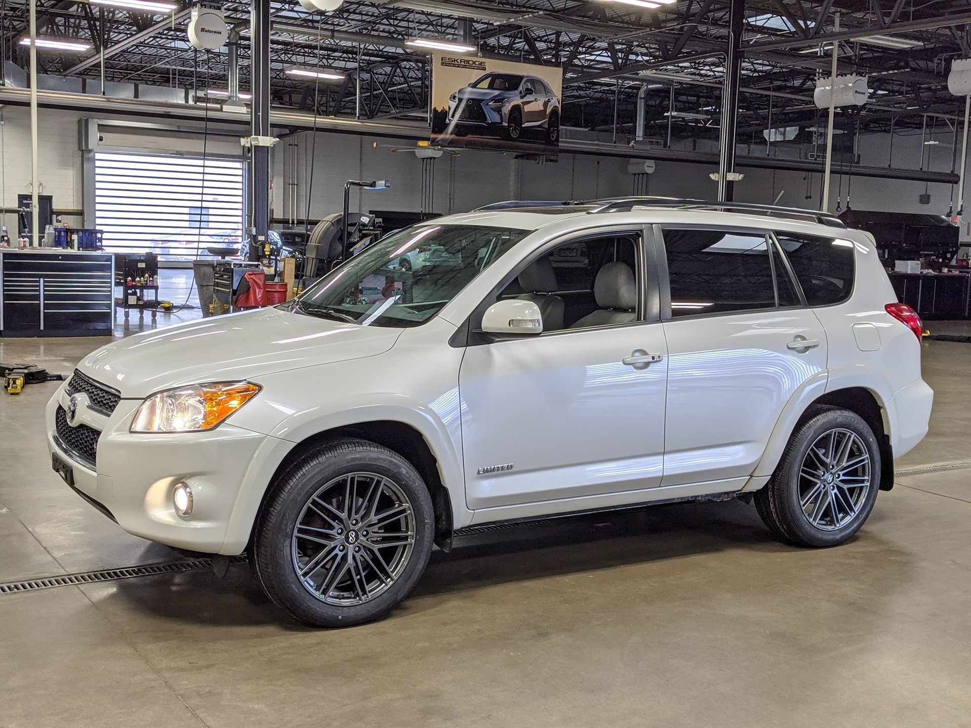 2012 Toyota RAV4 photo