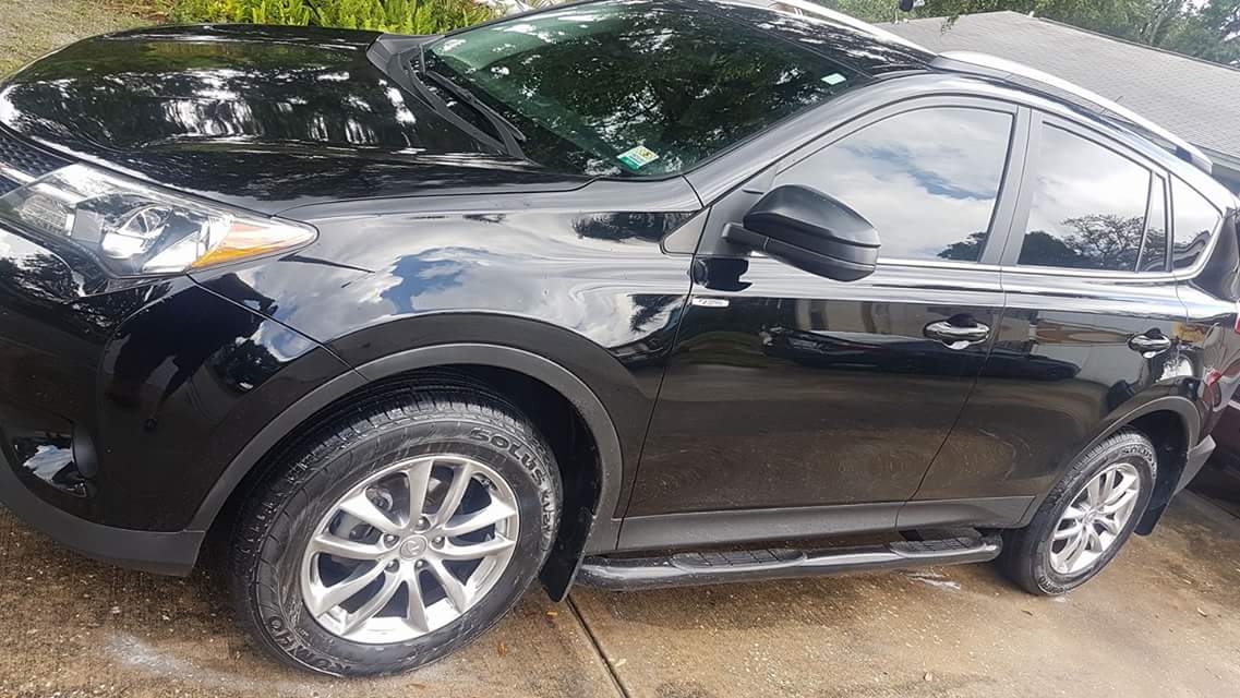 2017 Toyota RAV4 photo