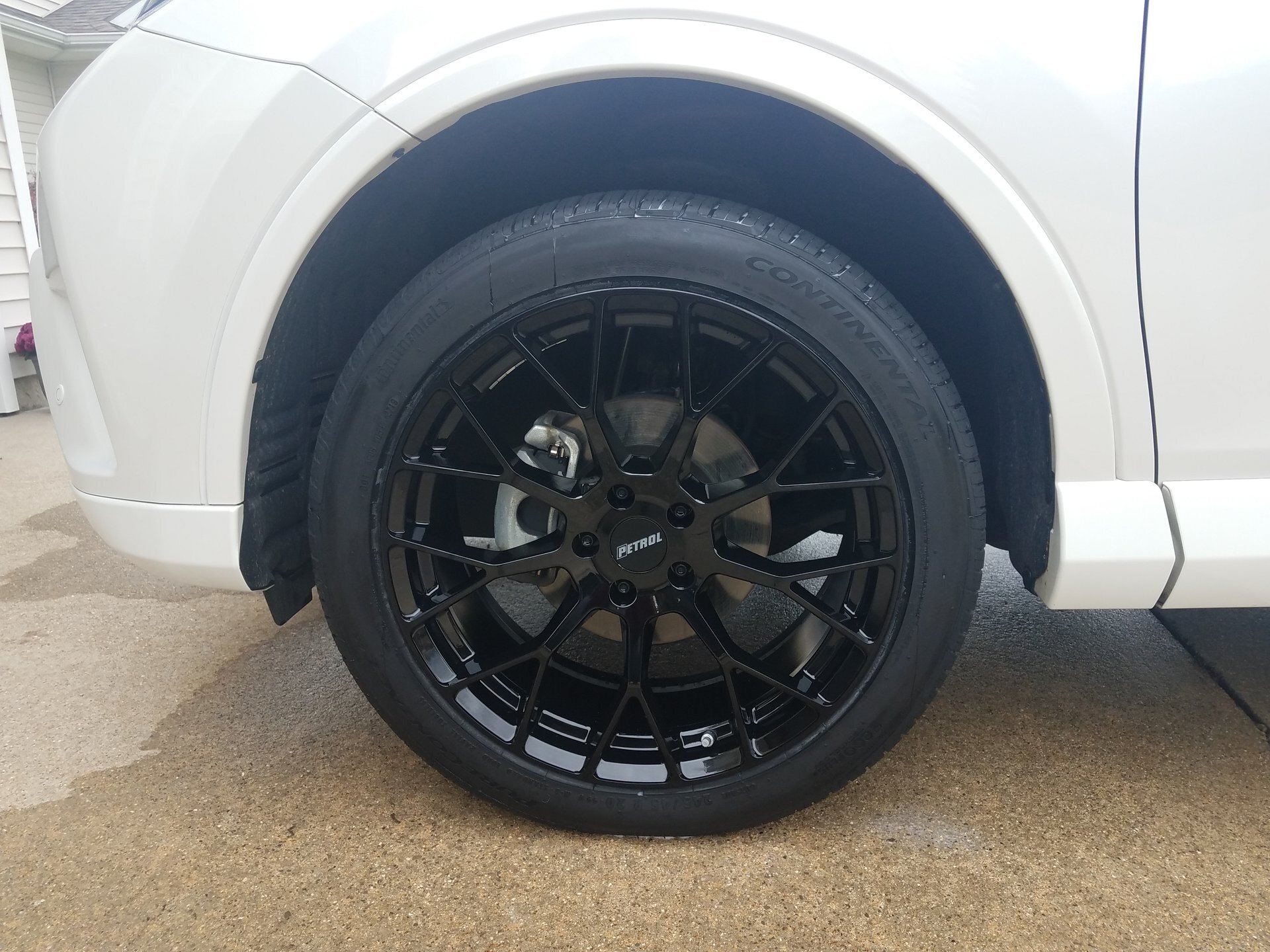 2017 Toyota RAV4 photo