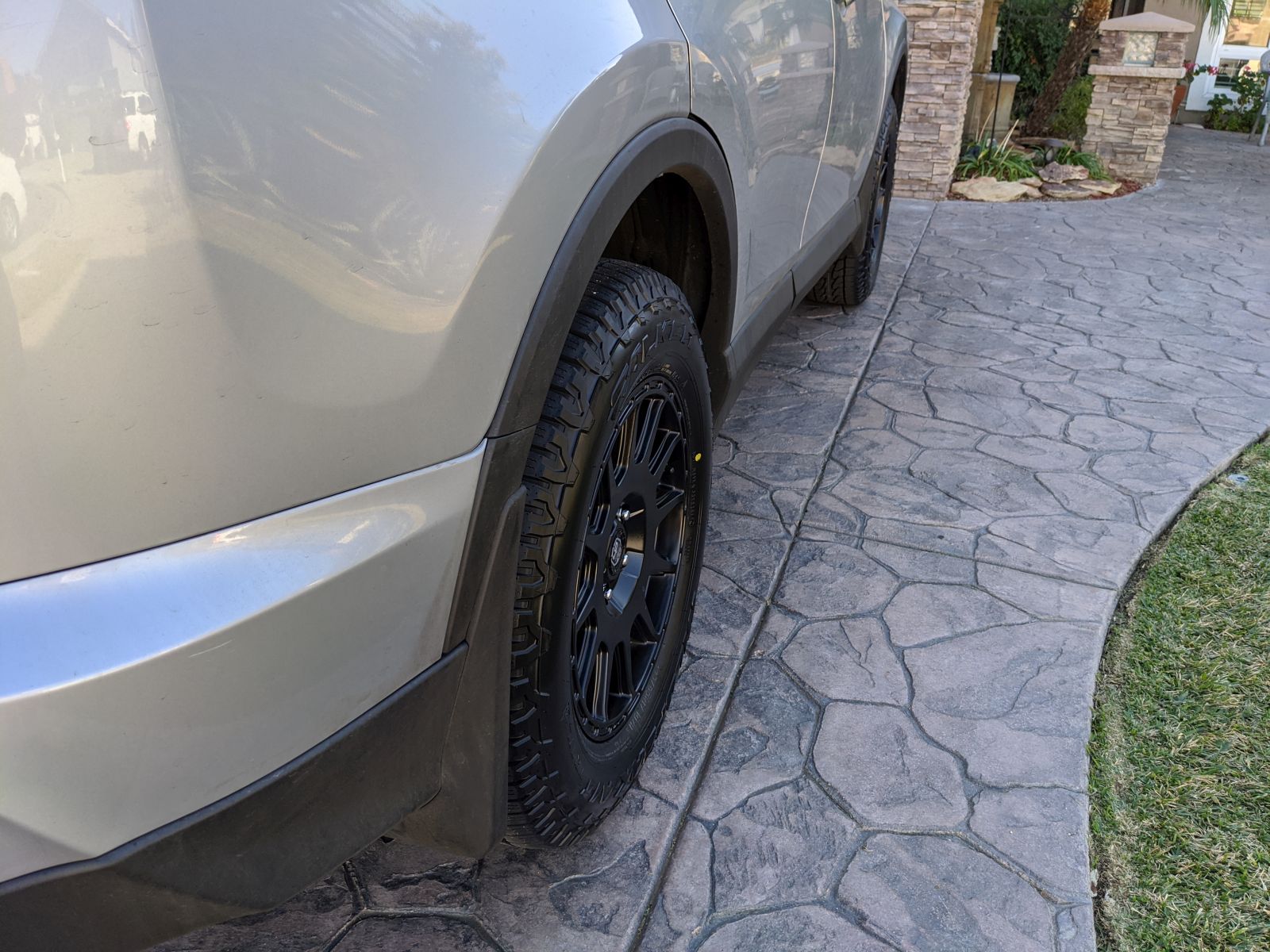 2017 Toyota RAV4 photo