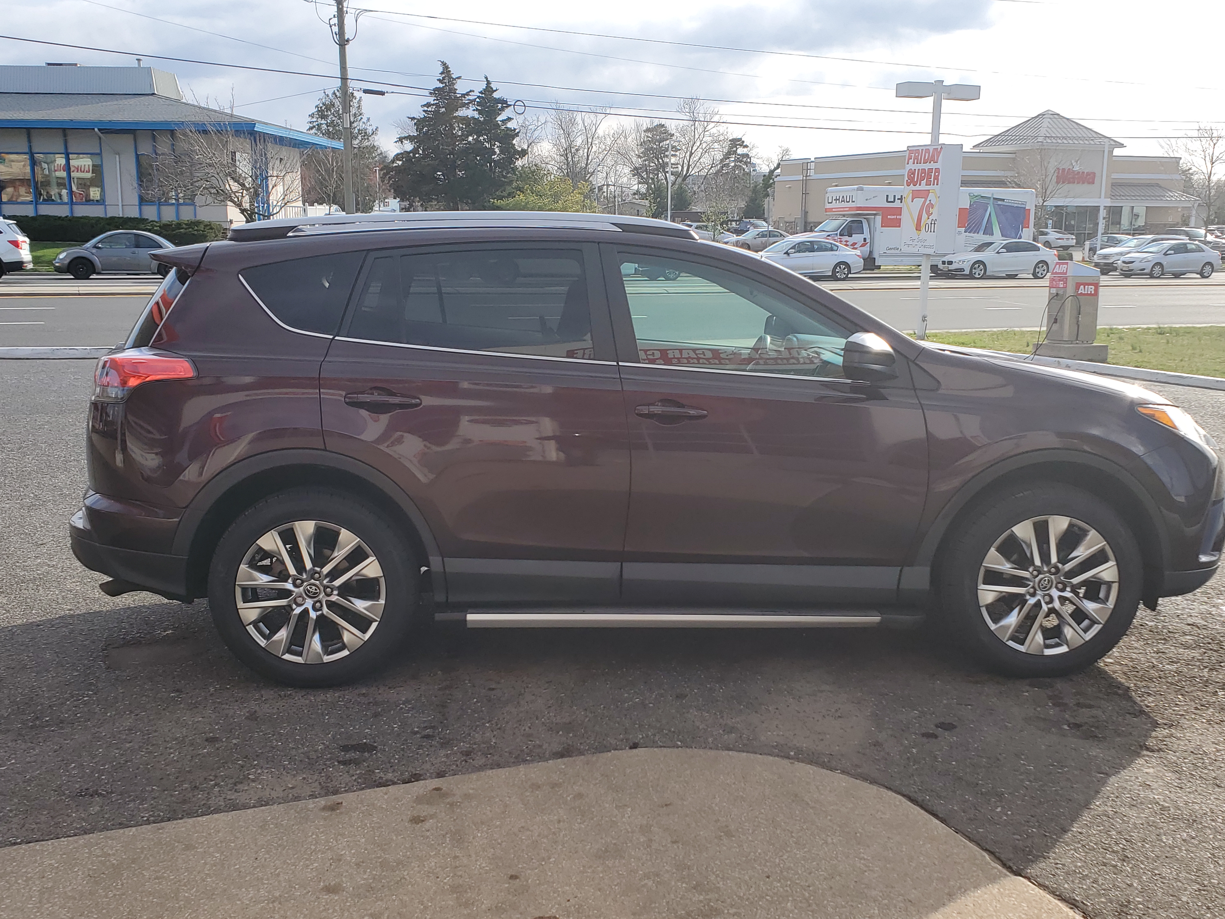 2018 Toyota RAV4 photo