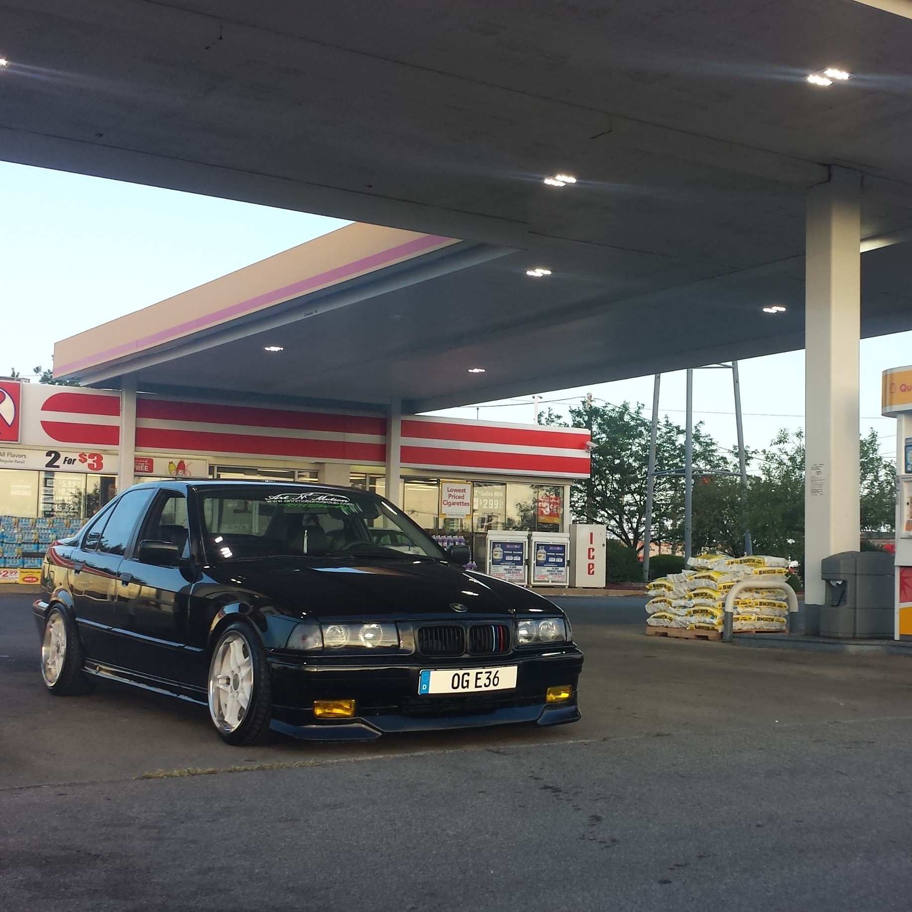 1992 BMW  318 photo
