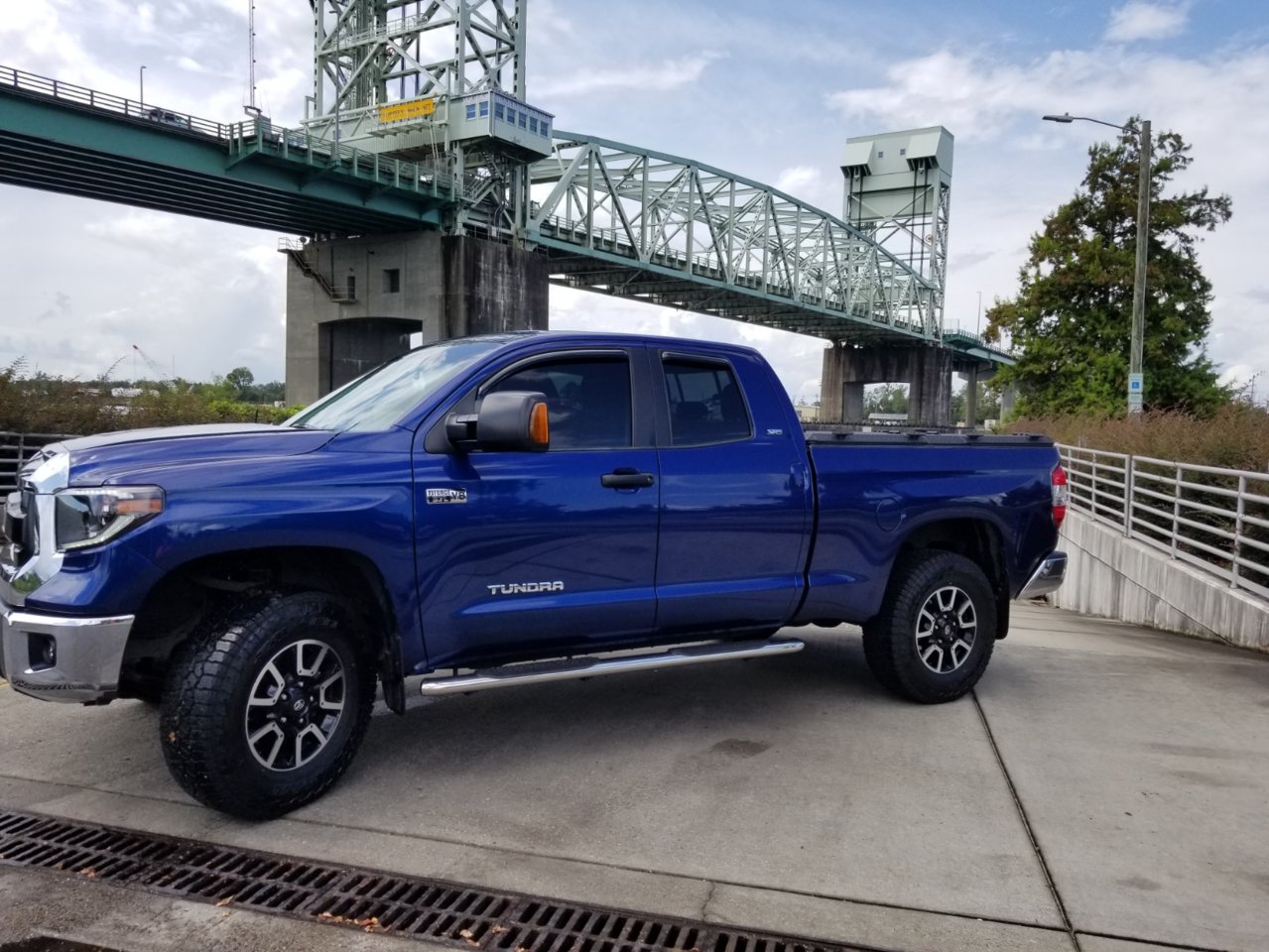 2015 Toyota Tundra photo