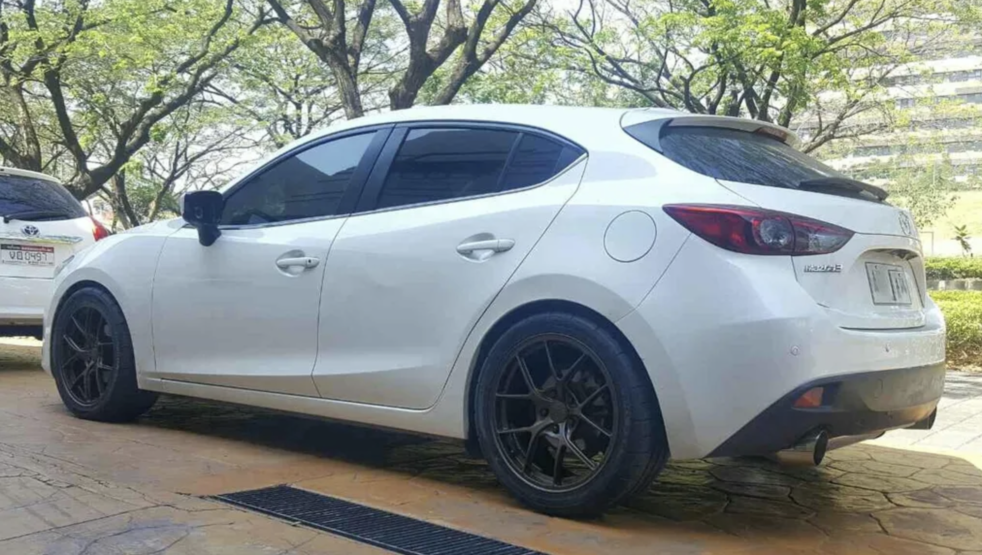 2017 Mazda Mazda3 photo