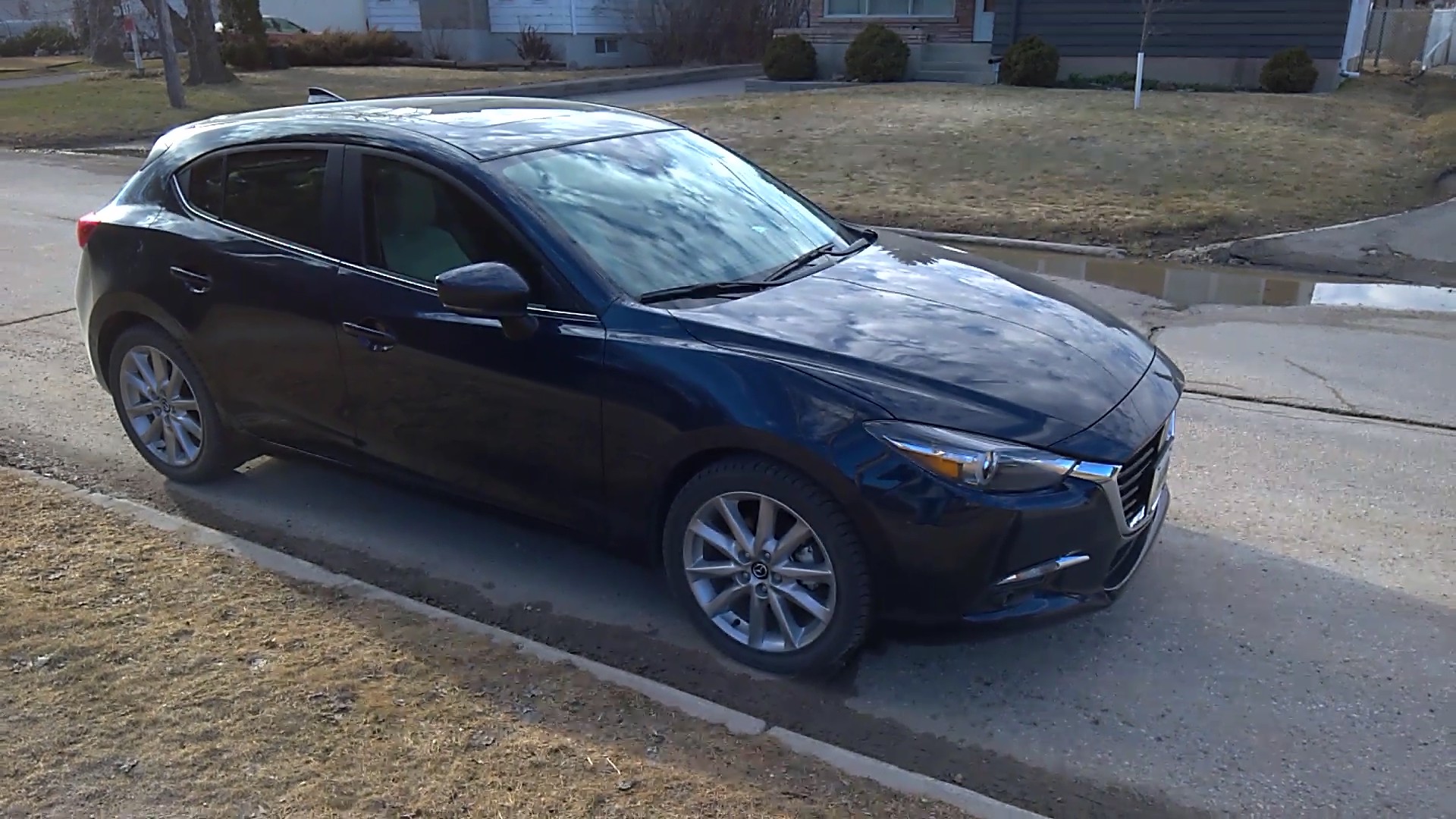 2016 Mazda Mazda3 photo