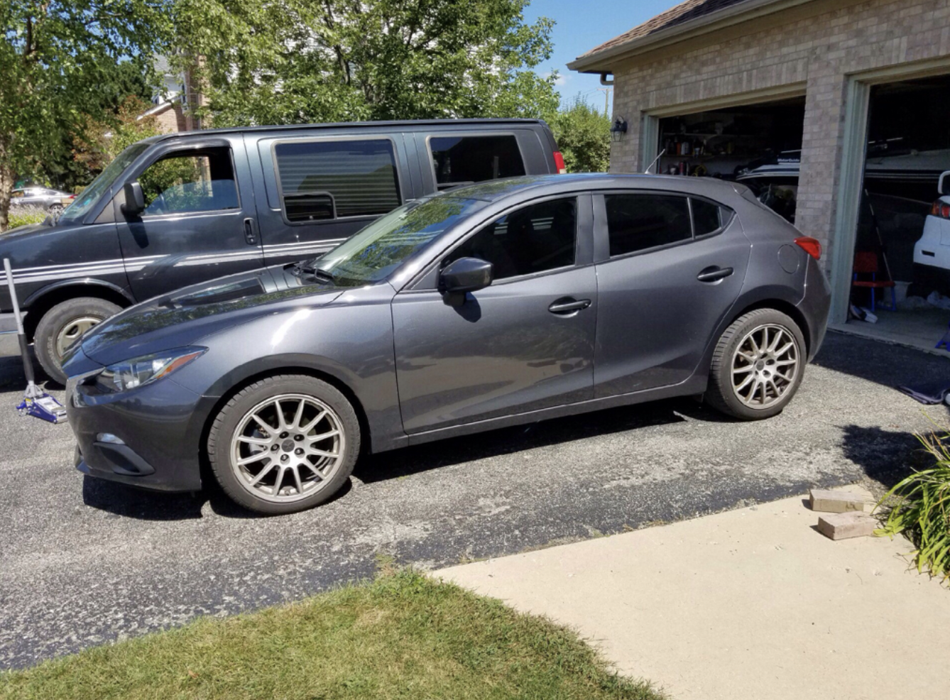 2017 Mazda Mazda3 photo