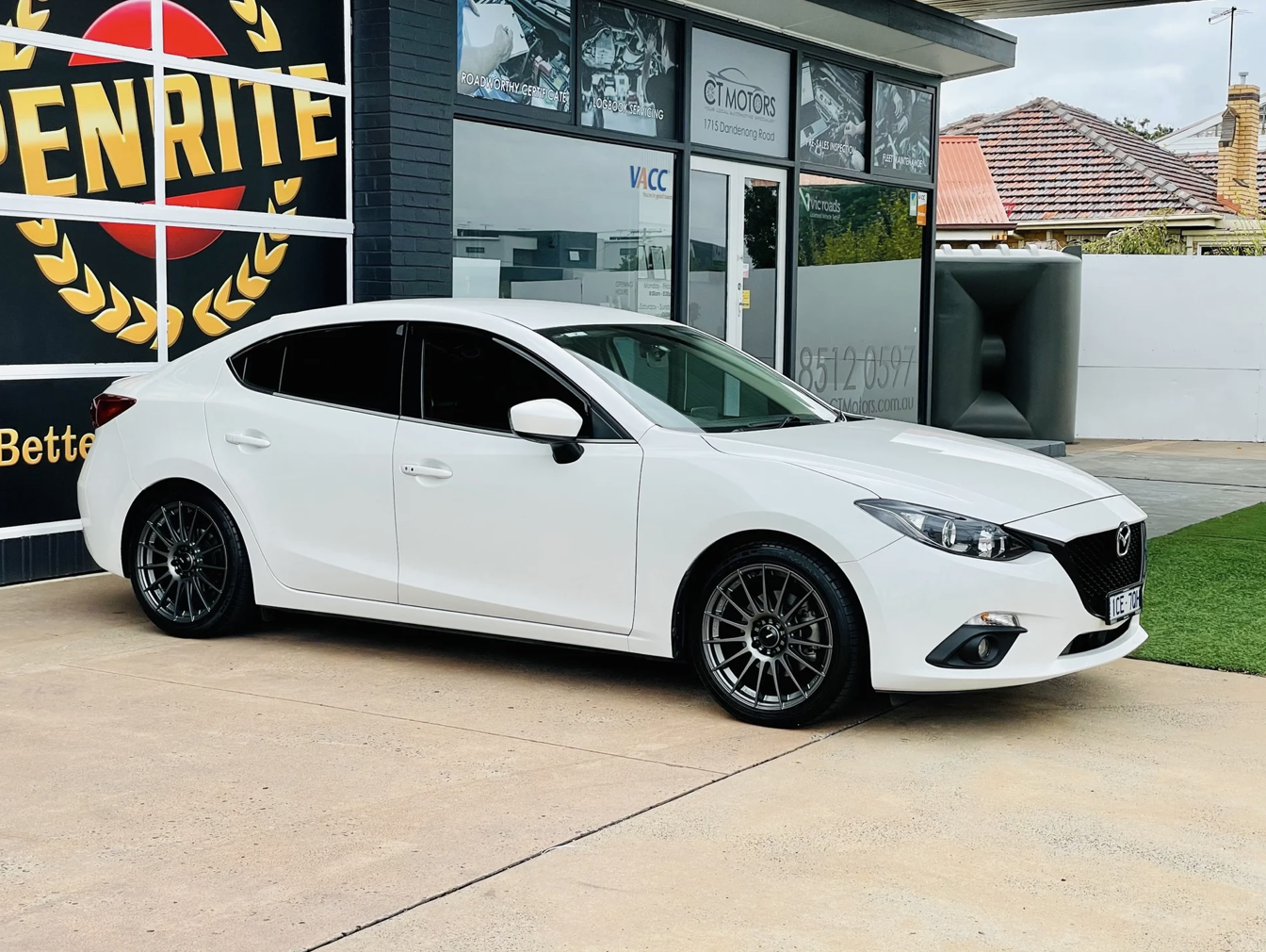 2014 Mazda Mazda3 photo