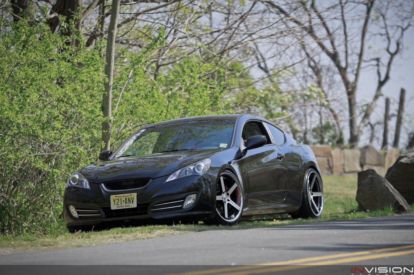 2010 Hyundai Genesis Coupe photo