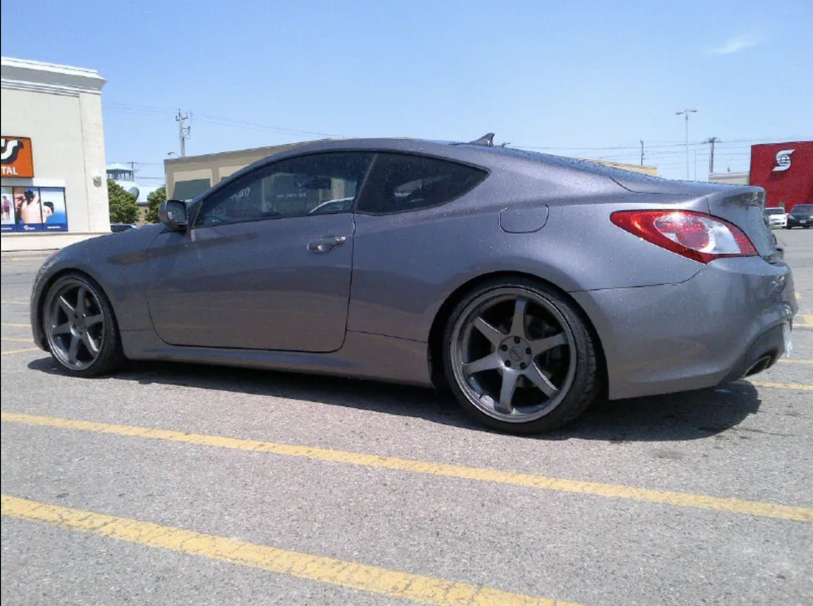 2010 Hyundai Genesis Coupe photo