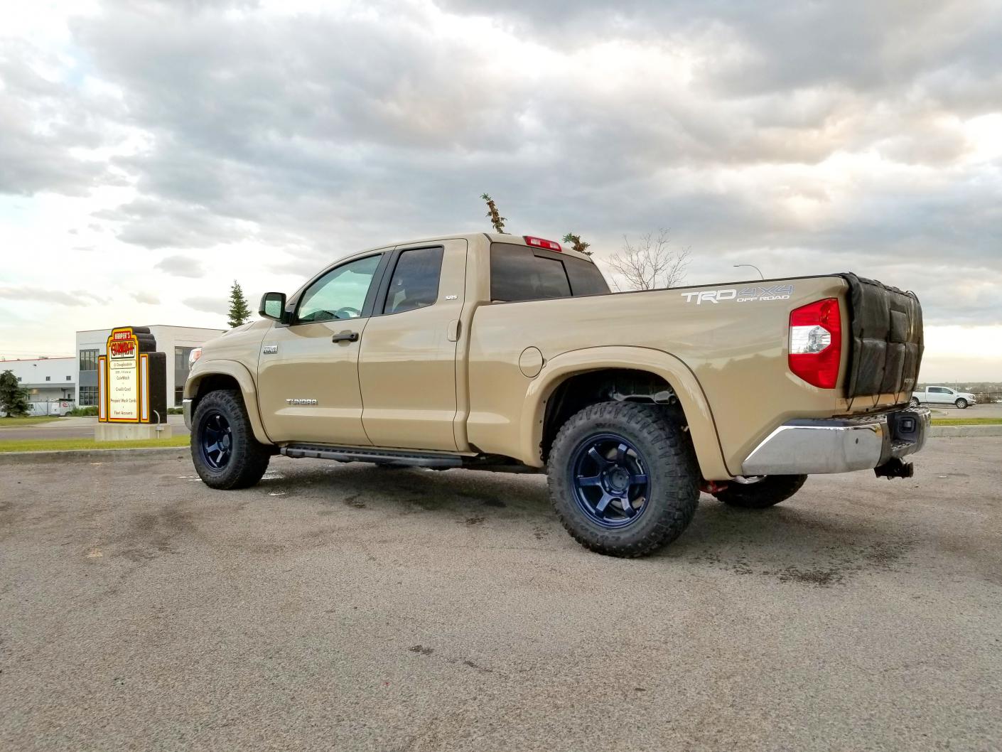 2017 Toyota Tundra photo