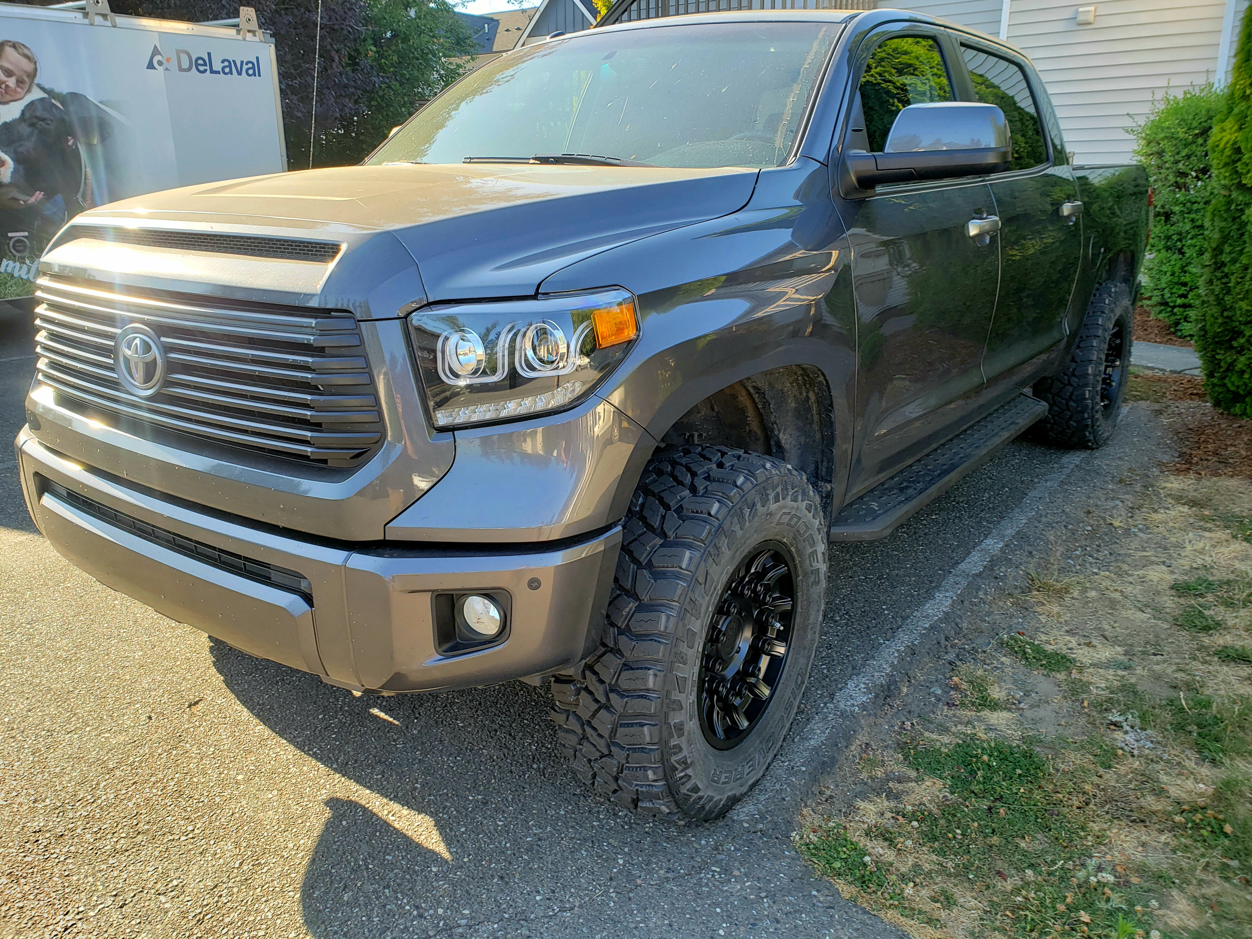 2017 Toyota Tundra photo