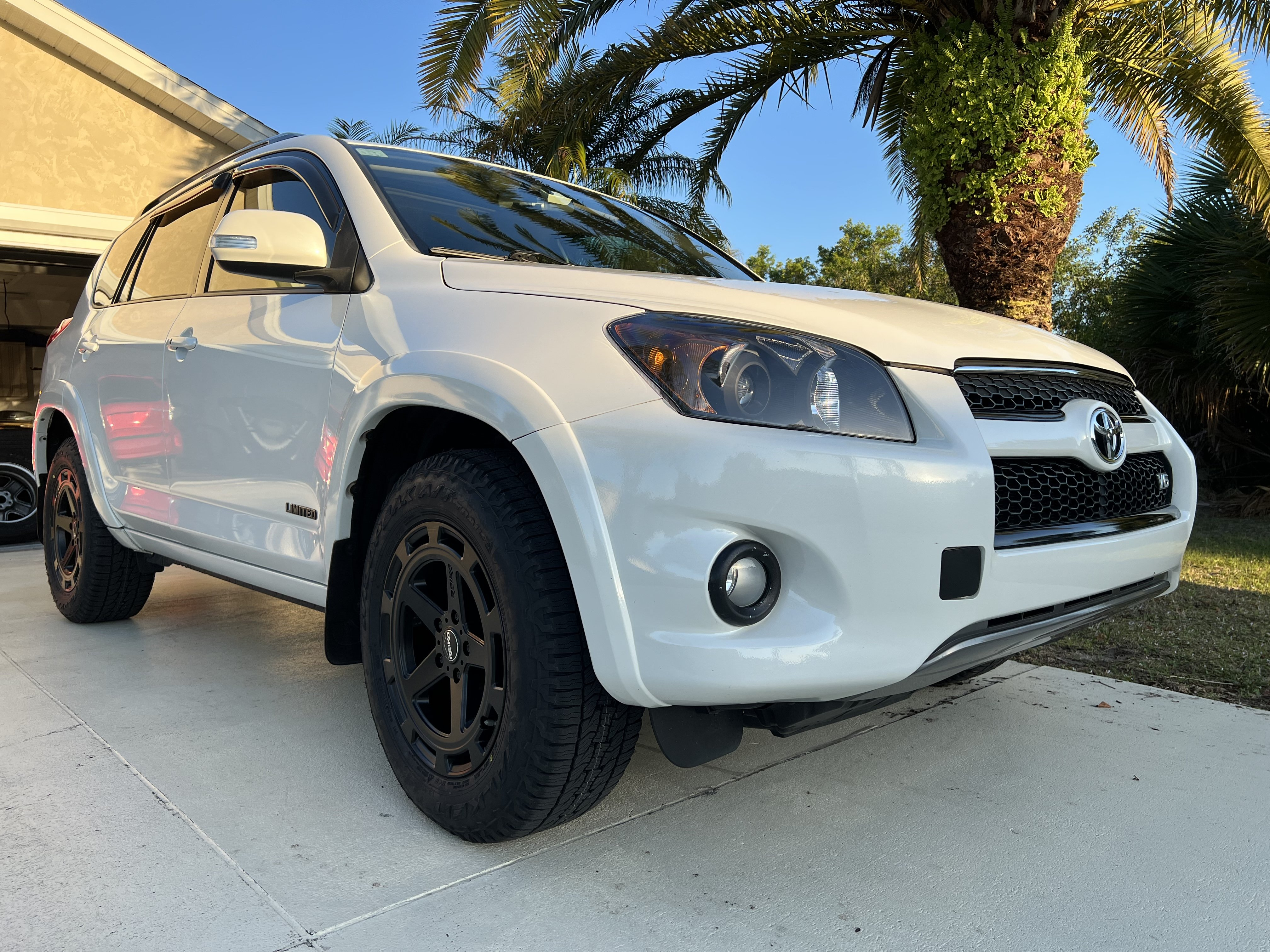 2008 Toyota RAV4 photo