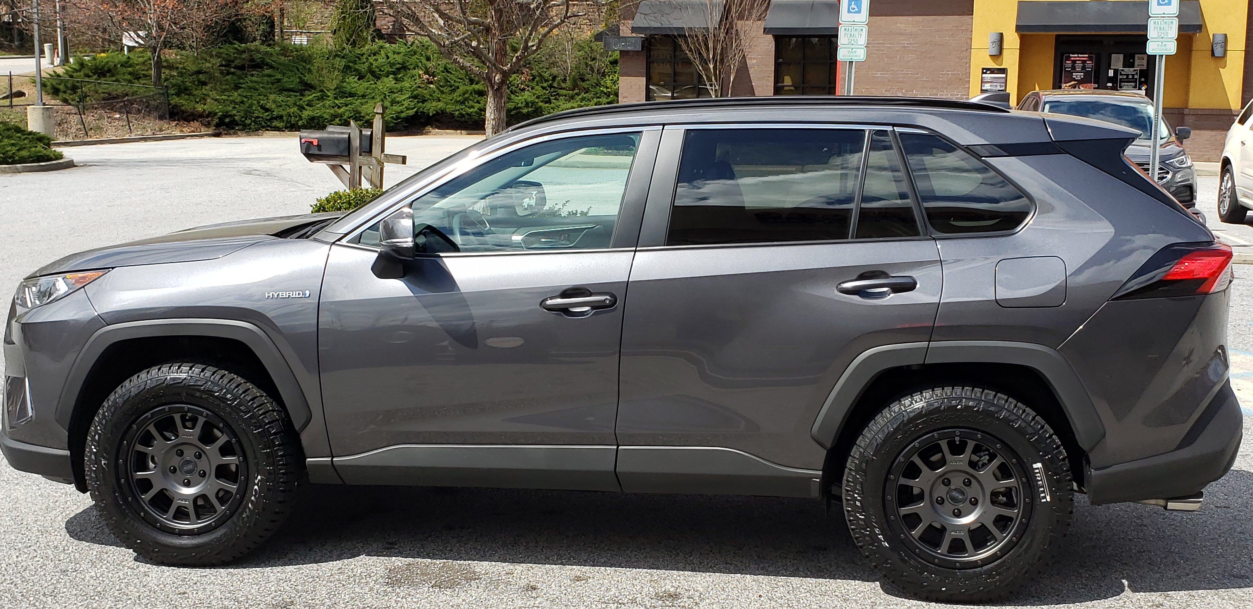 2021 Toyota RAV4 Hybrid photo