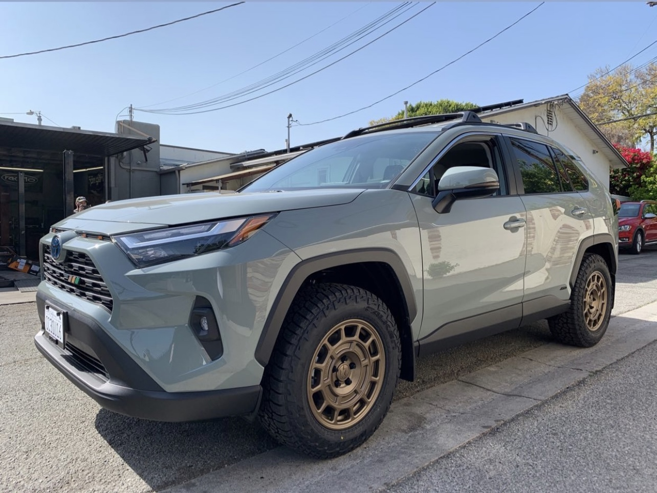 2020 Toyota RAV4 Hybrid photo