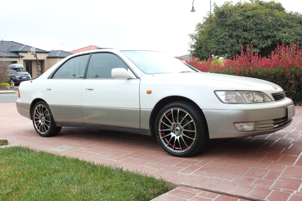 1999 Lexus ES 300 photo