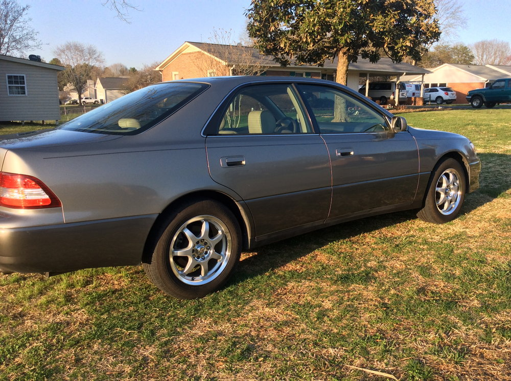 2000 Lexus ES 300 photo