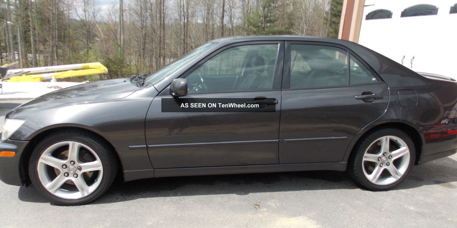 2003 Lexus IS 300 photo