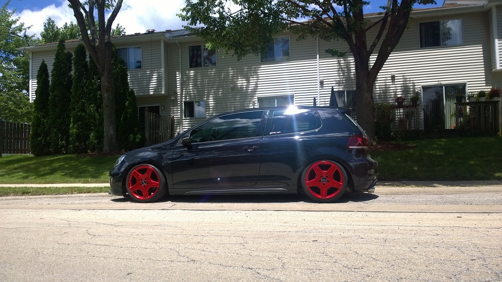2010 Volkswagen Golf photo