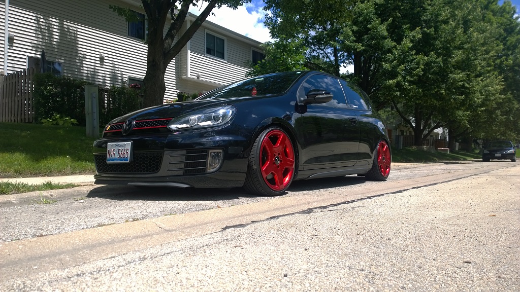 2010 Volkswagen Golf photo