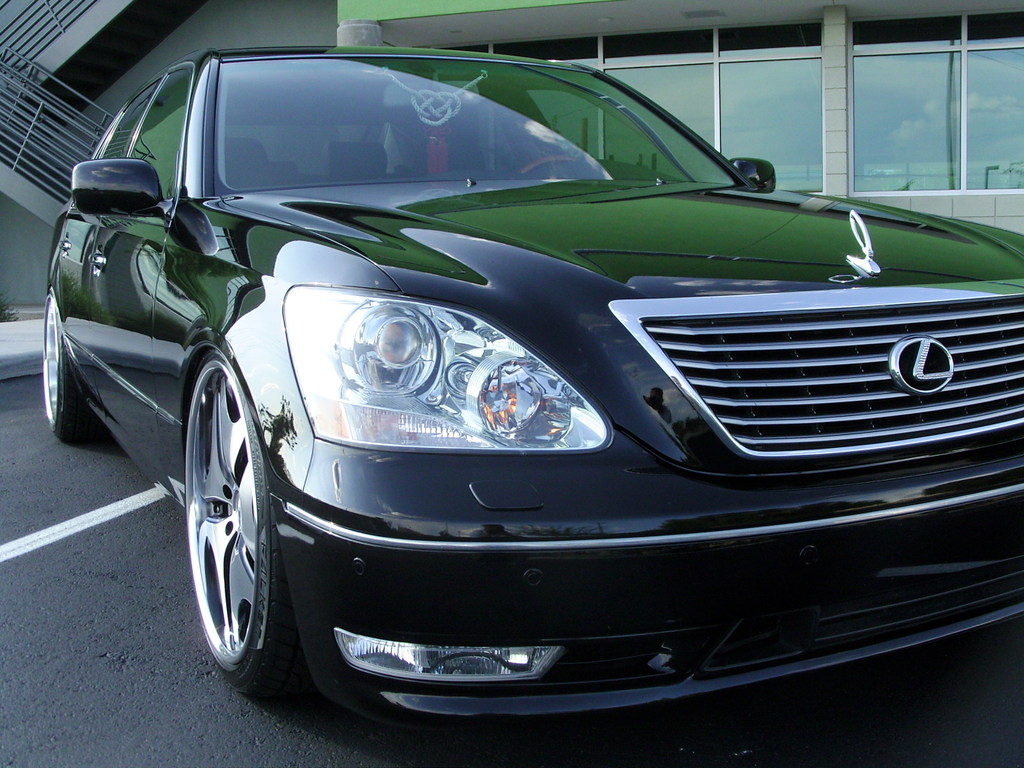 2004 Lexus LS 430 photo