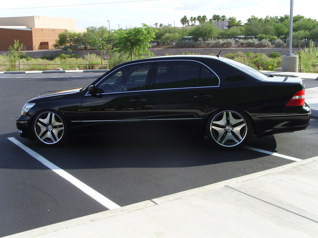 2004 Lexus LS 430 photo
