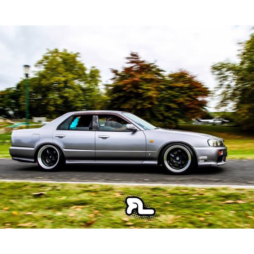 1999 Nissan R31-R34 Skyline 4dr photo