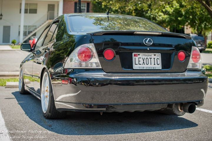 2002 Lexus IS 300 photo