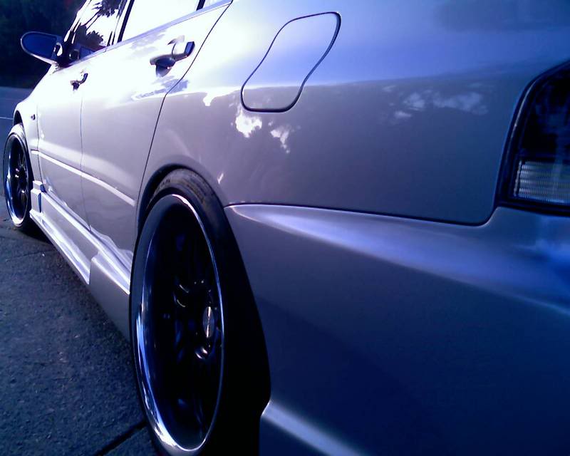 2005 Mitsubishi Lancer Evolution photo
