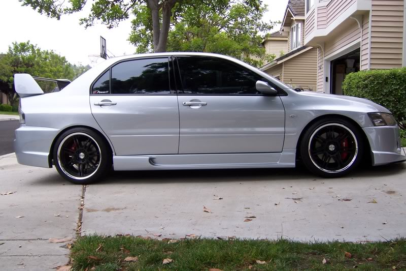 2005 Mitsubishi Lancer Evolution photo
