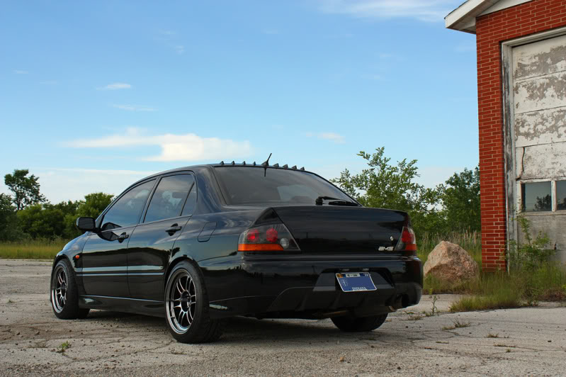 2003 Mitsubishi Lancer Evolution photo