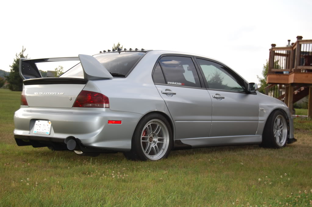 2003 Mitsubishi Lancer Evolution photo