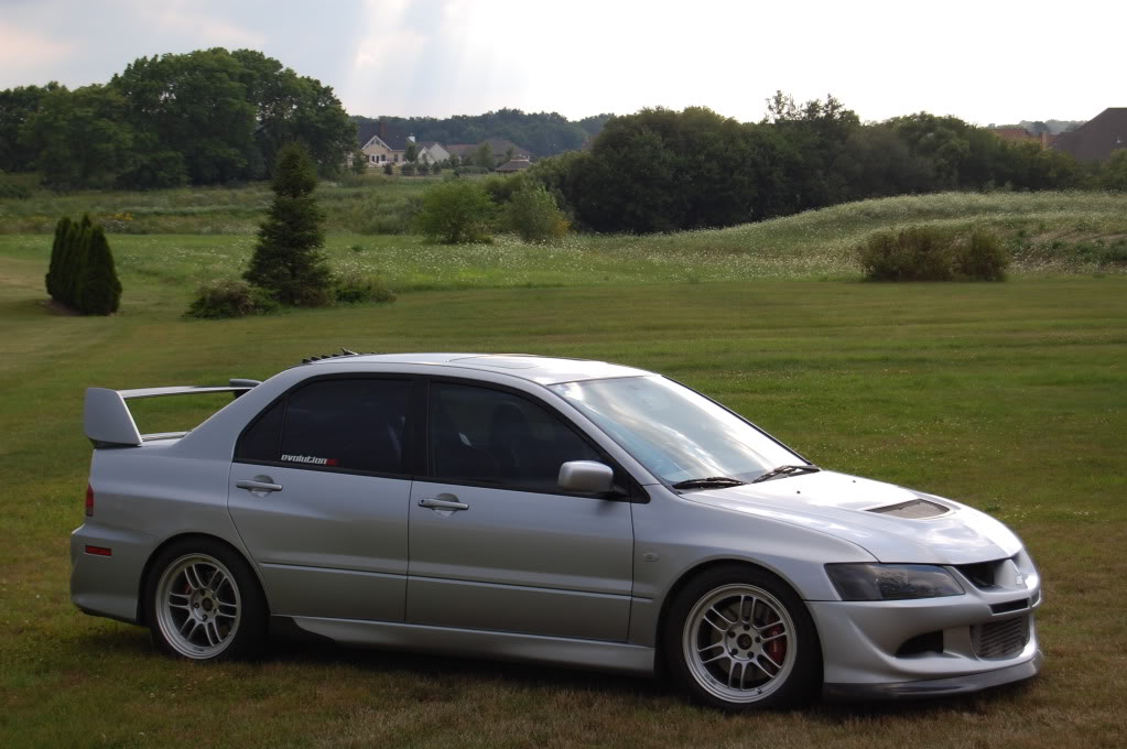 2003 Mitsubishi Lancer Evolution photo