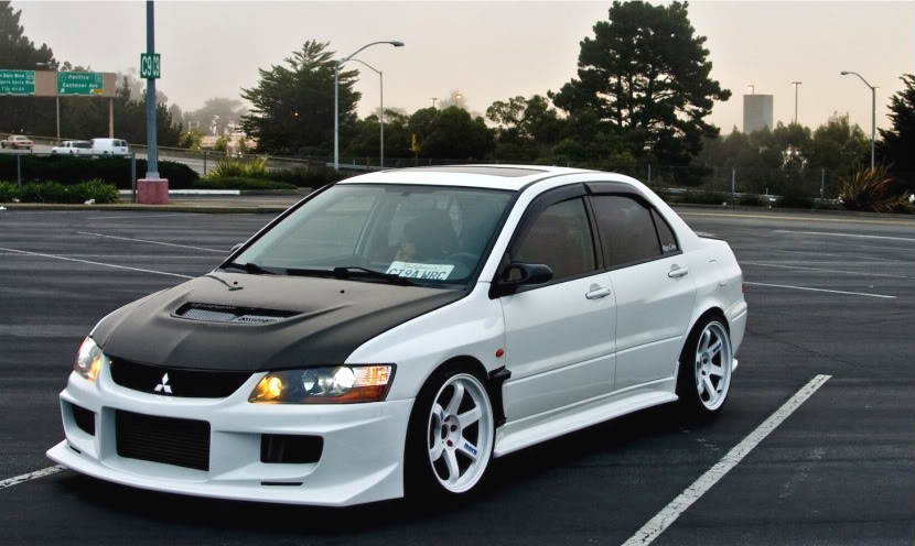 2003 Mitsubishi Lancer Evolution photo