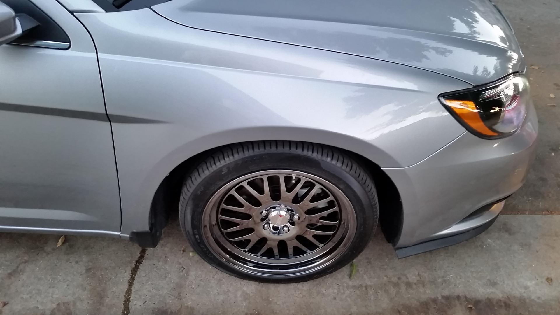 2013 Chrysler 200 photo