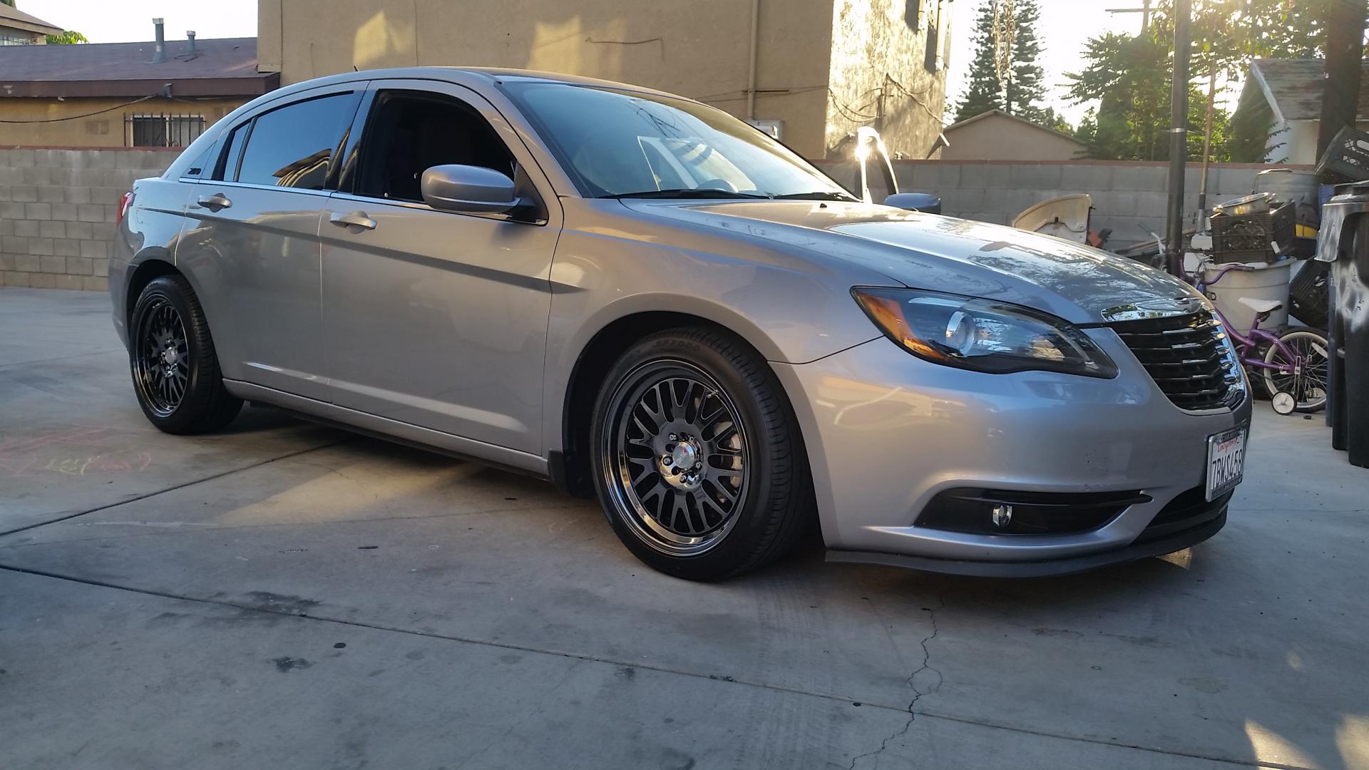 2013 Chrysler 200 photo