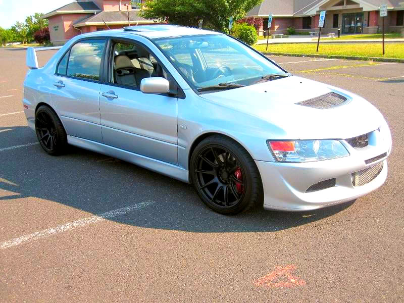 2005 Mitsubishi Lancer Evolution photo